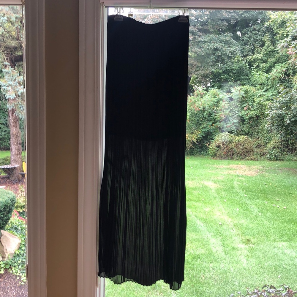 Black long skirt